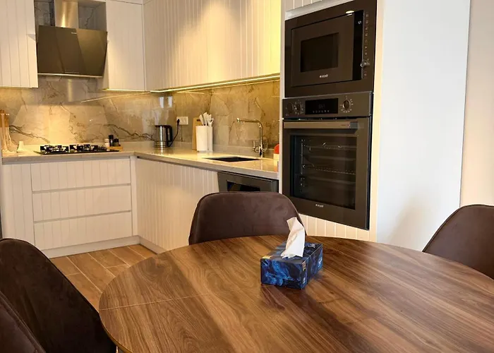 Sa Apartments! 2Br Flat 150M To The Beach *