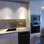 アパート Sa Apartments! 2br Flat 150m To The
