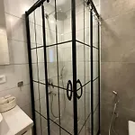 Sa Apartments! 2br Flat 150m To The アパート