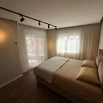דירה Sa Apartments! 2br Flat 150m To The אלאניה