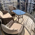 アパート Sa Apartments! 2br Flat 150m To The