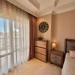 Sa Apartments! 2br Flat 150m To The アパート *