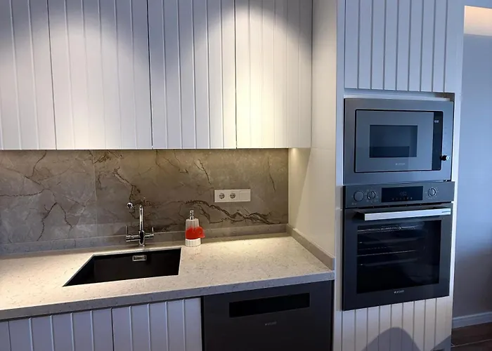 Appartamento Sa Apartments! 2Br Flat 150M To The Beach