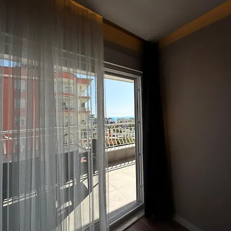 Sa Apartments! Sea View 2bd Flat Apartment *