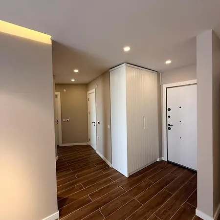 Sa Apartments! Sea View 2bd Flat Apartment *