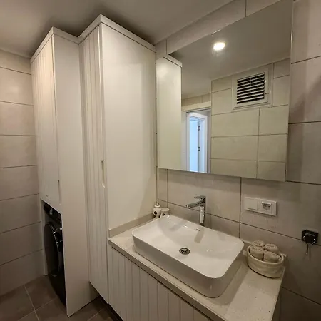 Sa Apartments! Sea View 2bd Flat *
