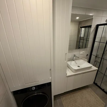Sa Apartments! Sea View 2bd Flat Apartment *